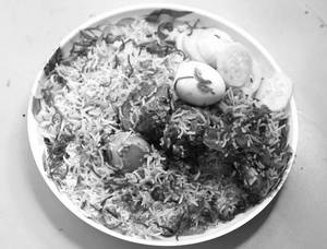 Mutton Biryani With Eggs [Full]