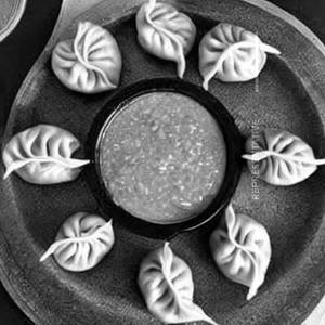 Mix Vegetables Cheese In Green Sauce Momos