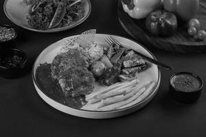 Grilled Chicken Steak In Mushroom Pepper Sauce