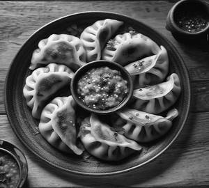 Veg Fried Momos [8 Pieces]