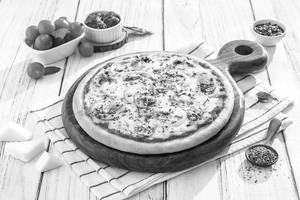 Delux Margherita Pizza