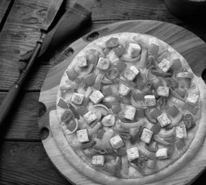 Makhani Paneer Pizza (Regular)