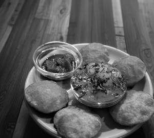 Aloo puri [6 piece]
