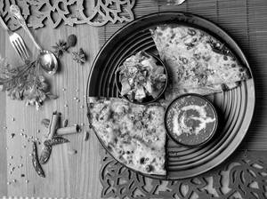 Paneer Naan + Coke (500 Ml Bottle)