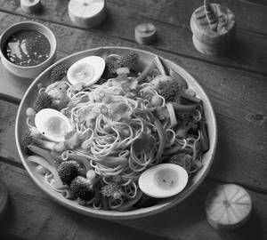 Egg Chowmein (Full)