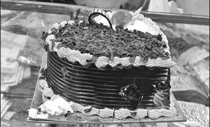 Heart Shaped Chocolate Cake [500 Grams]