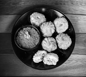 Classic Mix Veg Fried Momos [6 Pieces]