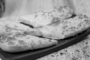 Cheese Herb Garlic Bread (150 Gm)