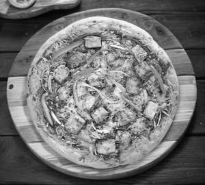 Spicy Paneer Pizza+Pet Bottle