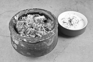 Zafrani Gosht Dum Biryani (900 Gm)