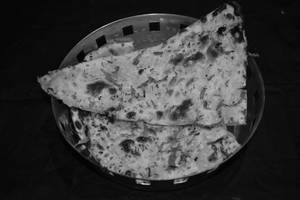 DD Special Garlic Naan