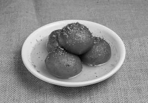Gulab Jamun (4 Pcs)