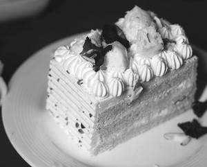 Kesar Pista Pastry