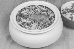 Zafrani Murgh Dum Biryani (900 Gm)