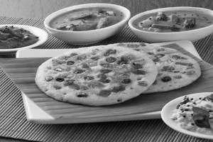 Butter Tomato Onion Uttappam
