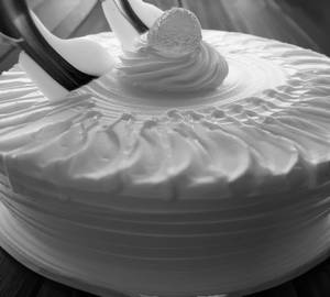 Birthday cake 1/2 Pound Vanila Flavour White