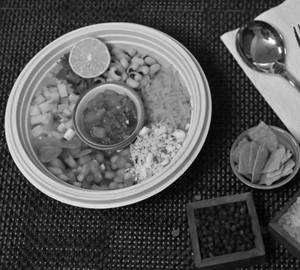 Desi Salsa Salad with Khakhra
