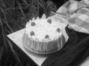 White Forest Cake (250 Gm)
