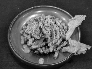 Mustard Chilly Potato With Poppy Seed
