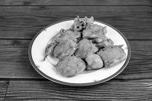 Mix Veg Pakoras [ 12 Pieces ] [ 400Grams ]