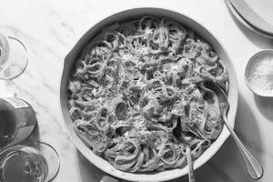 Spaghetti In Tomato Cheese Sauce