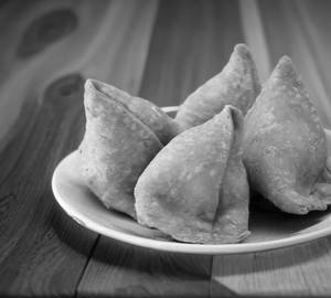 Chicken Samosa (2 Pic)