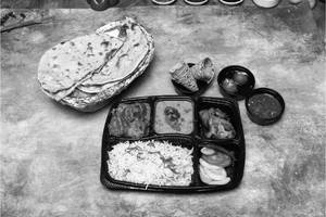Tandoori Temptaions Non Veg Box