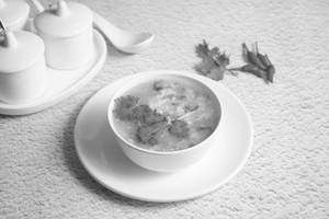 Veg Spicy Garlic Coriander Soup