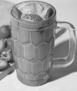 Strawberry Milkshake With Ice Cream
