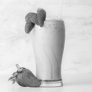 Icy Strawberry Milkshake [250 ml]