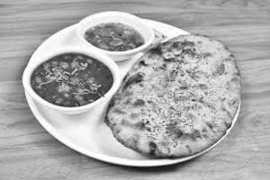 Onion Kulcha + Chana Gravy                                  