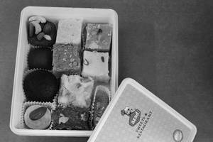 Azad Mix Mithai Box