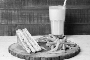 Grilled Veg Sandwich With Peri Peri French Fries And Vanilla Shake