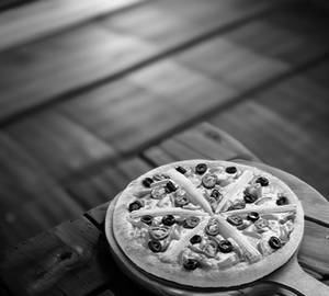 Veg exotica pizza