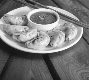 Schezwan Chicken Momo