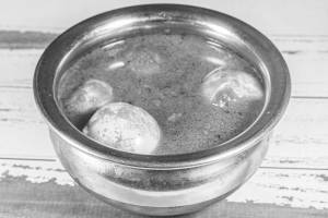 Half Egg Handi (4 Eggs)