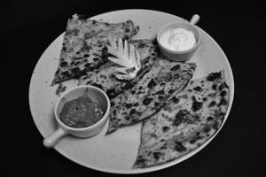 DD Special Tandoori Aloo Paratha [1 Pc]