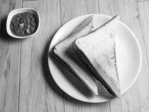 4 Cup Tea With 4 Pcs Bread Butter Toast