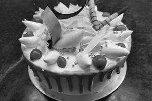 Mint Pista Forest Cake [500 grams]Knife+Candle+Optional Tag