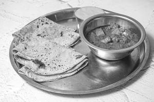 Chef Special Paneer + 3 Chapati + Amrakand