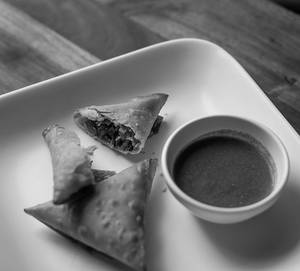 Kheema Samosa Mutton With Mint Chutney (4 Pcs)