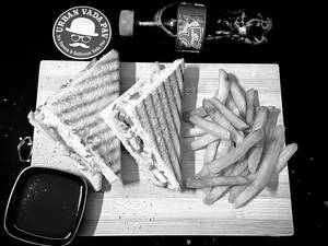 Herb Potato Loded Sandwich