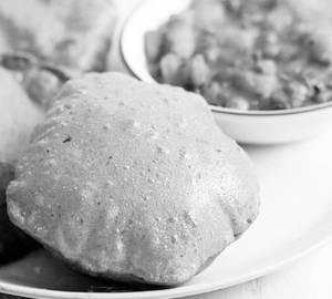 Palak Poori & Chole[ 4 Pc ]