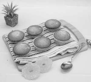 Pineapple Muffins 6pc