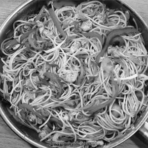 Egg Hakka Noodles               