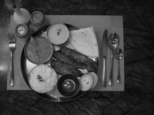 Bombil Thali With Bhakri