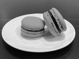 Vegan Strawberry Macarons