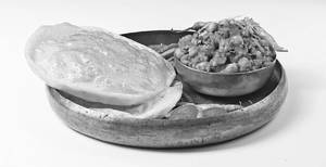 Chole With Puris ((whole Wheat)