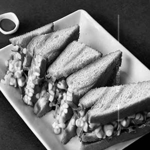 Corn Capsicum Sandwich