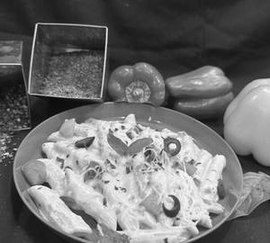 Alfredo white sauce pasta